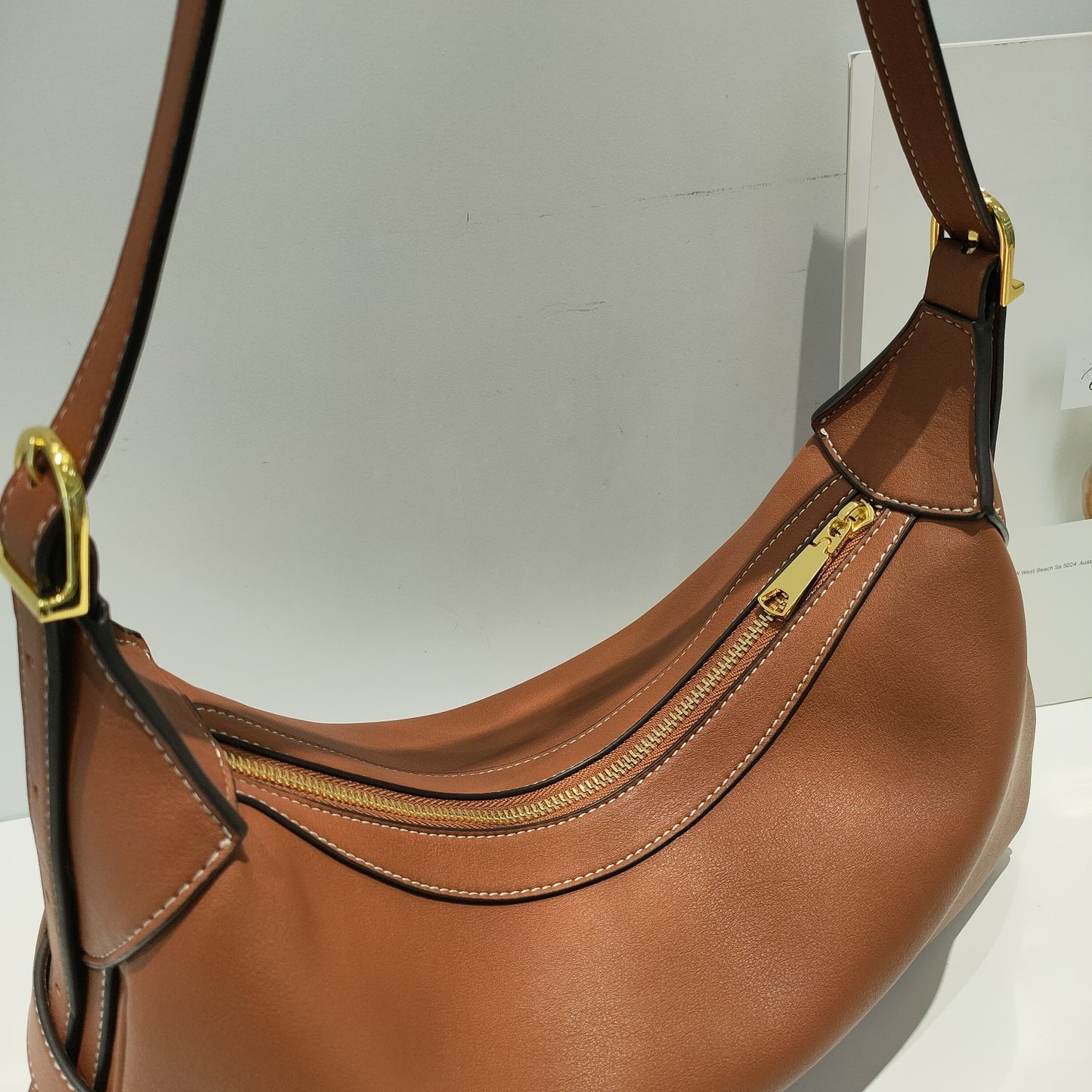 Leather One-shoulder Slim Handbag