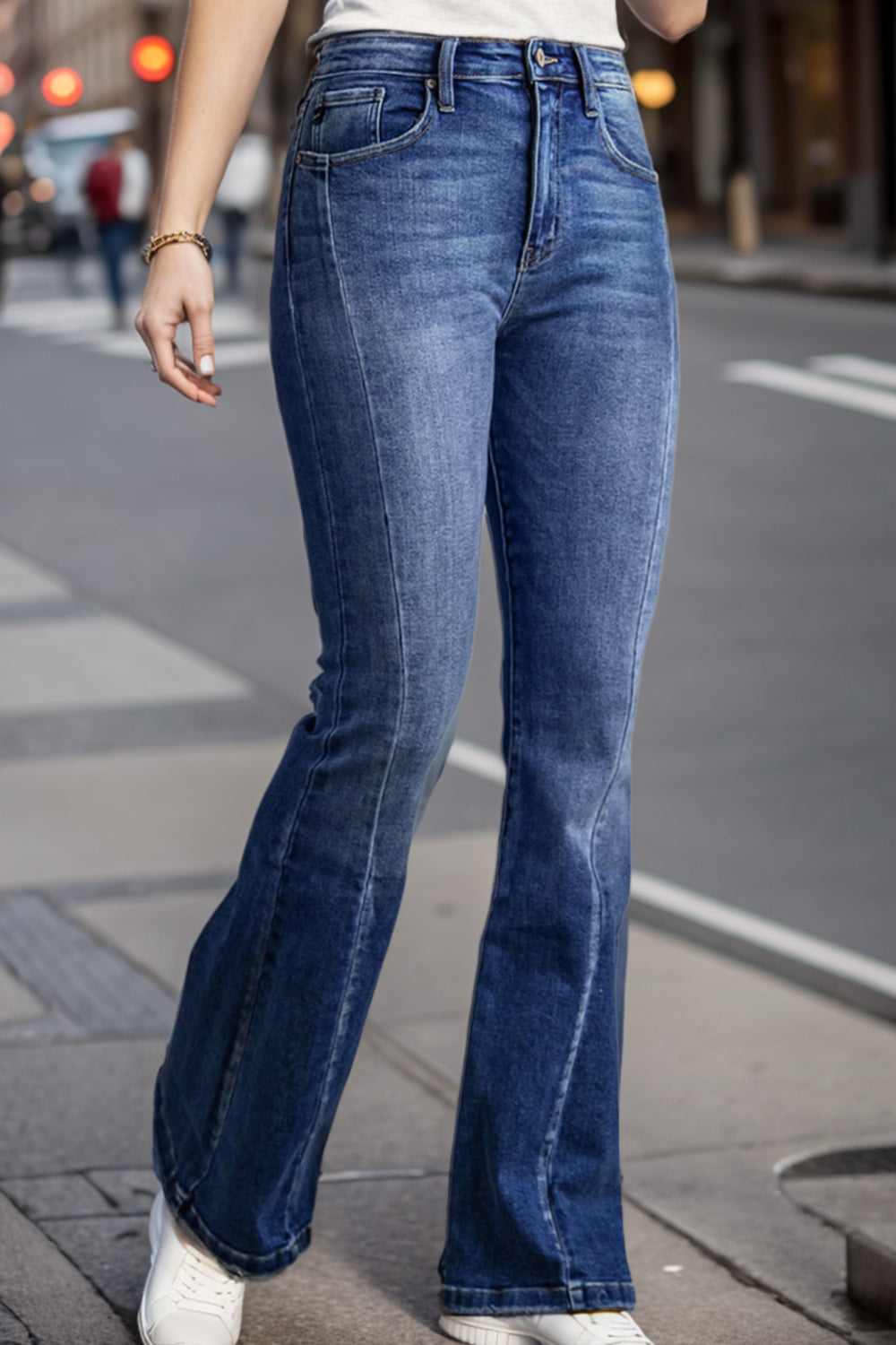 Woman's Flattering  High Waist Flare Jeans